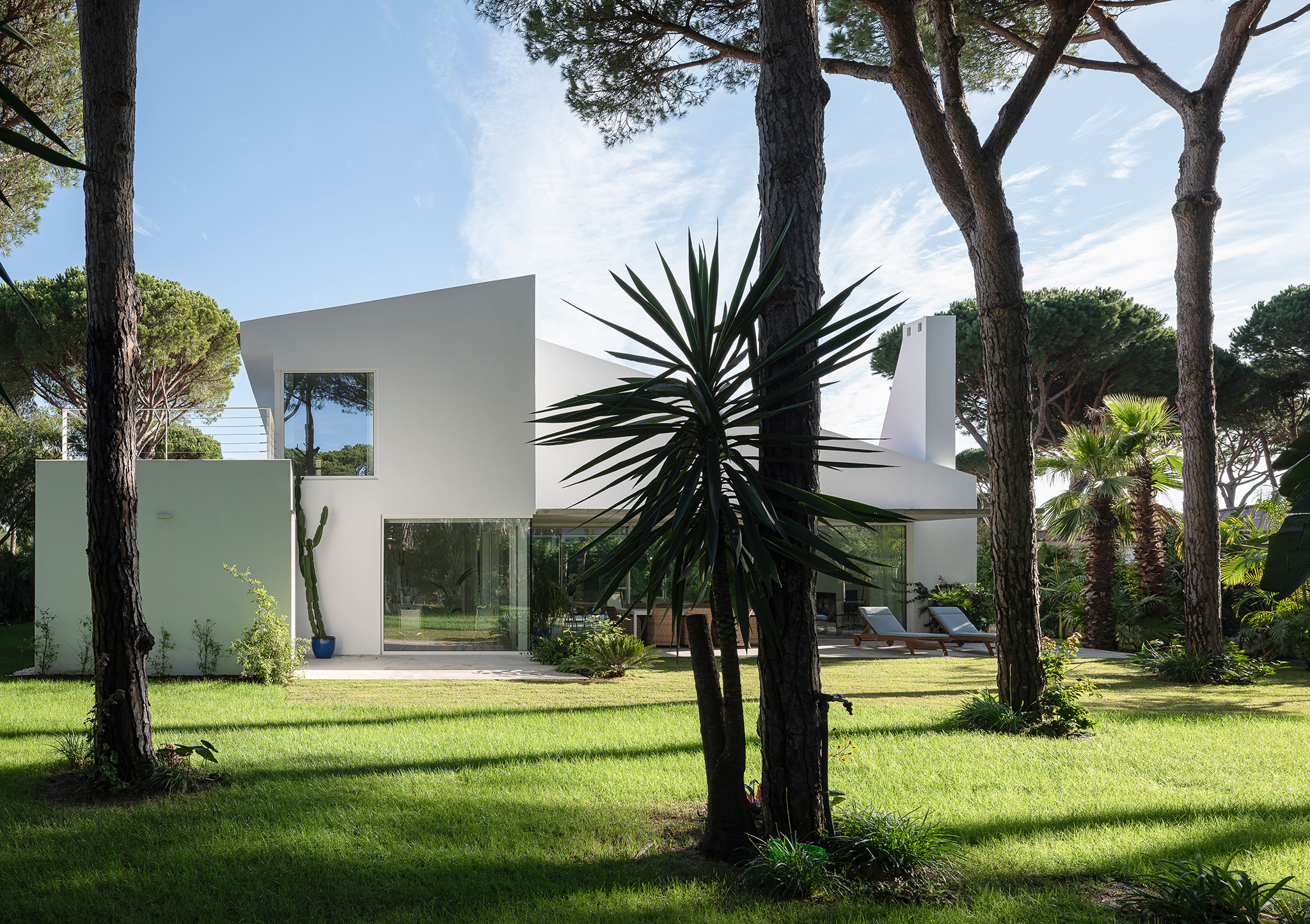 Vivienda unifamiliar en Roche por DL+A Arquitectos. Fotografía por Fernando Alda.