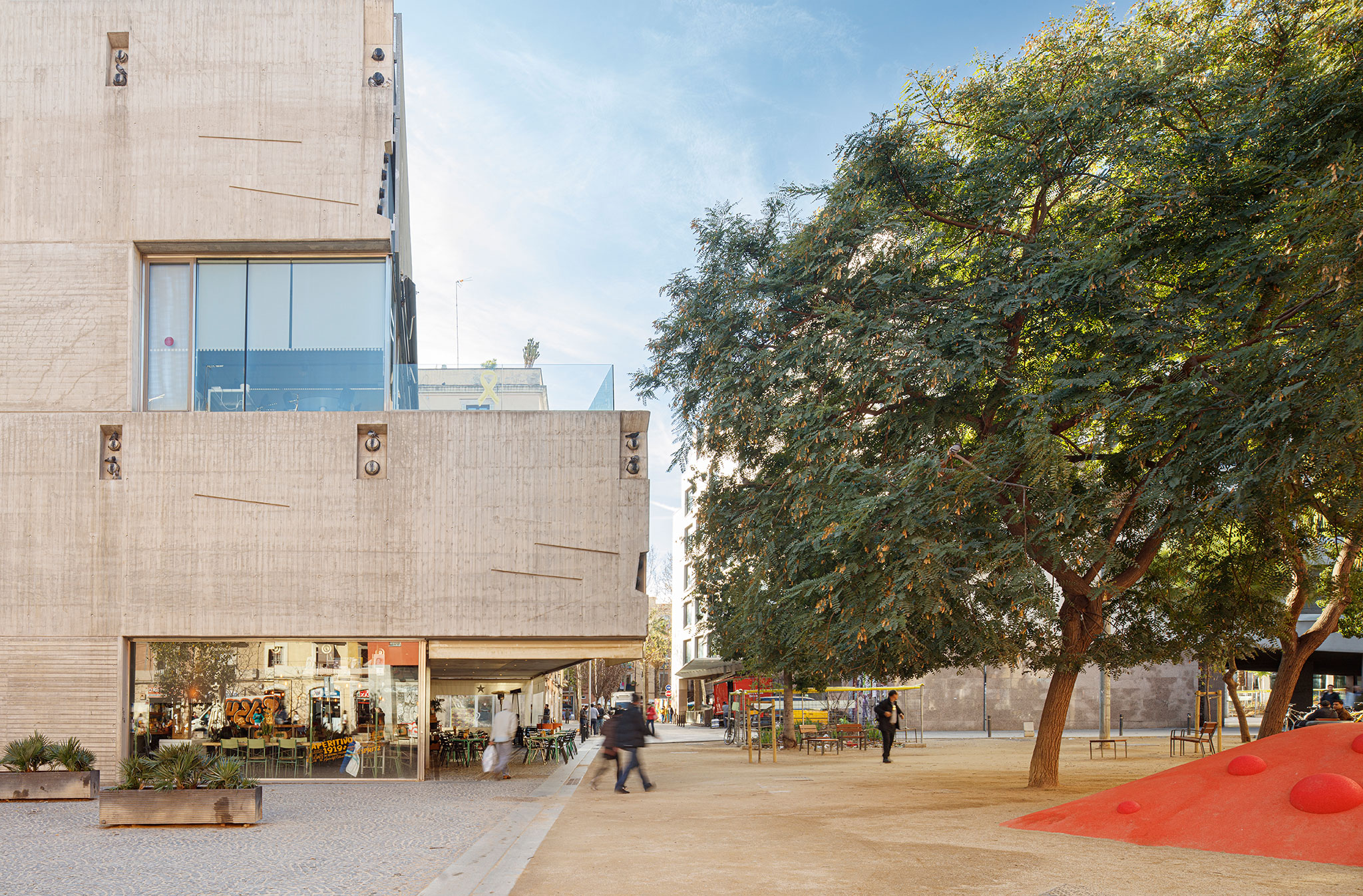 Rambla del Raval and surrounding area by VORA. Photography by Adrià Goula.