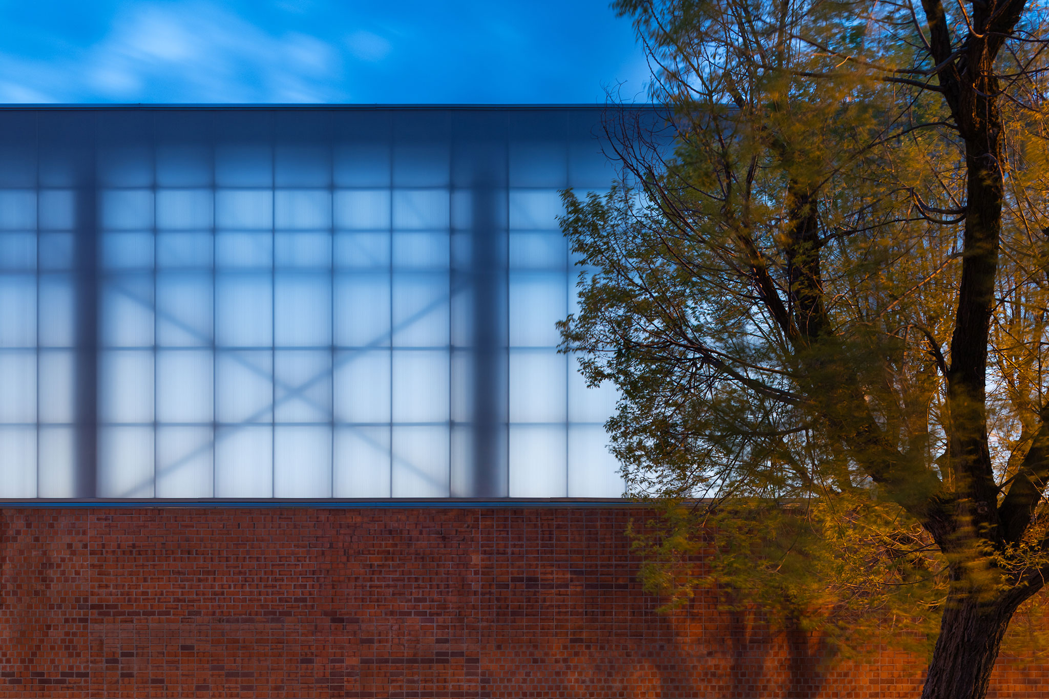 "Carlos Soria" Sports Hall by ABLM arquitectos. Photography by Gabriel Gallegos