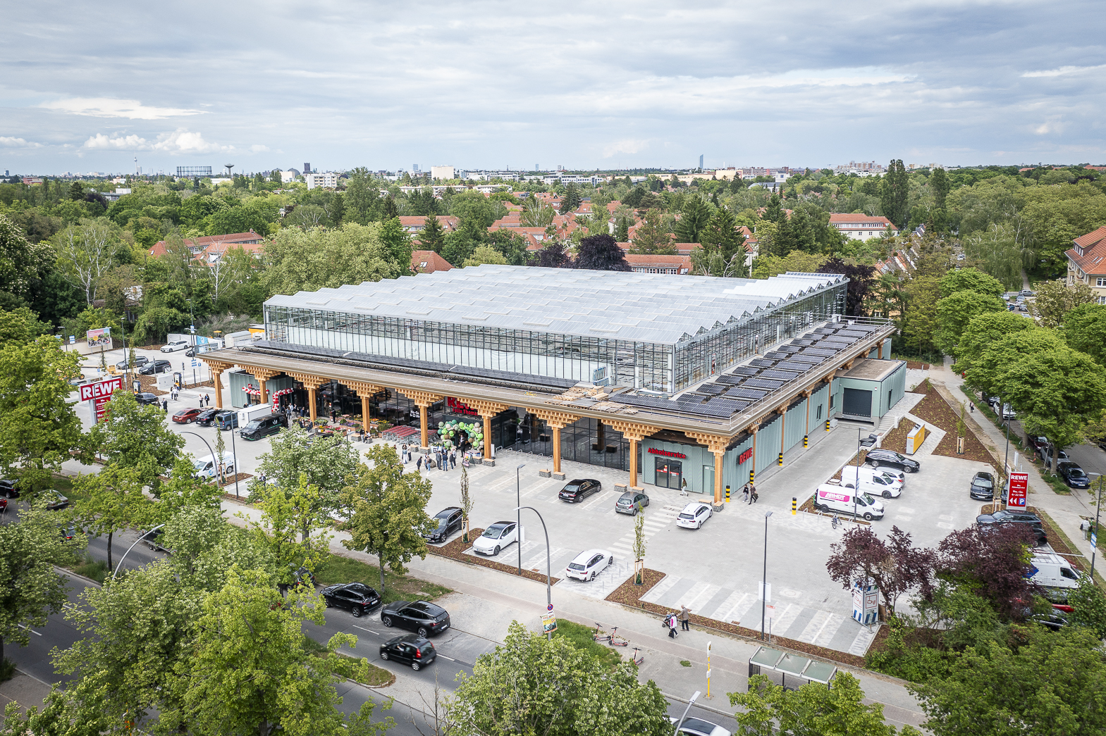 REWE Green Farming Berlin by ACME. Photograph by Christoph Große.   