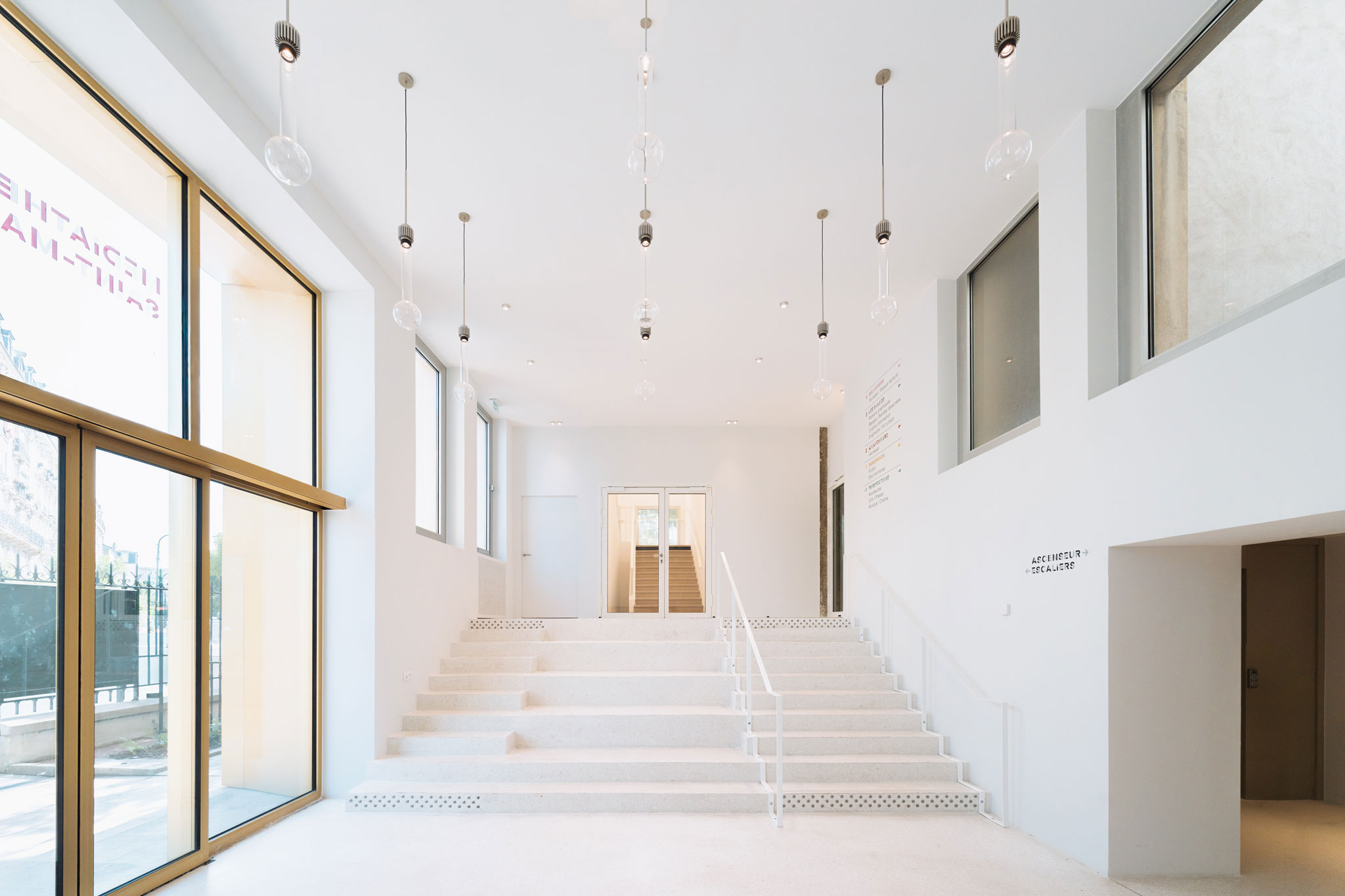 Media library in Saint-Mandé by Antonio Virga. Photograph by Nicolas Trouillard