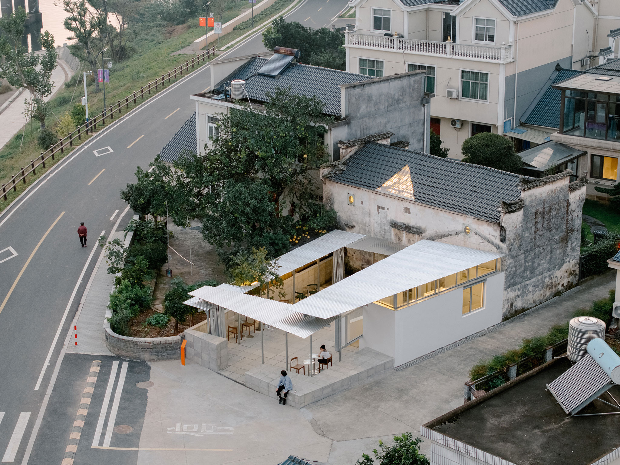 Centro de visitantes - Longyou / centro turístico por Atelier tao+c. Fotografía por Wen Studio.