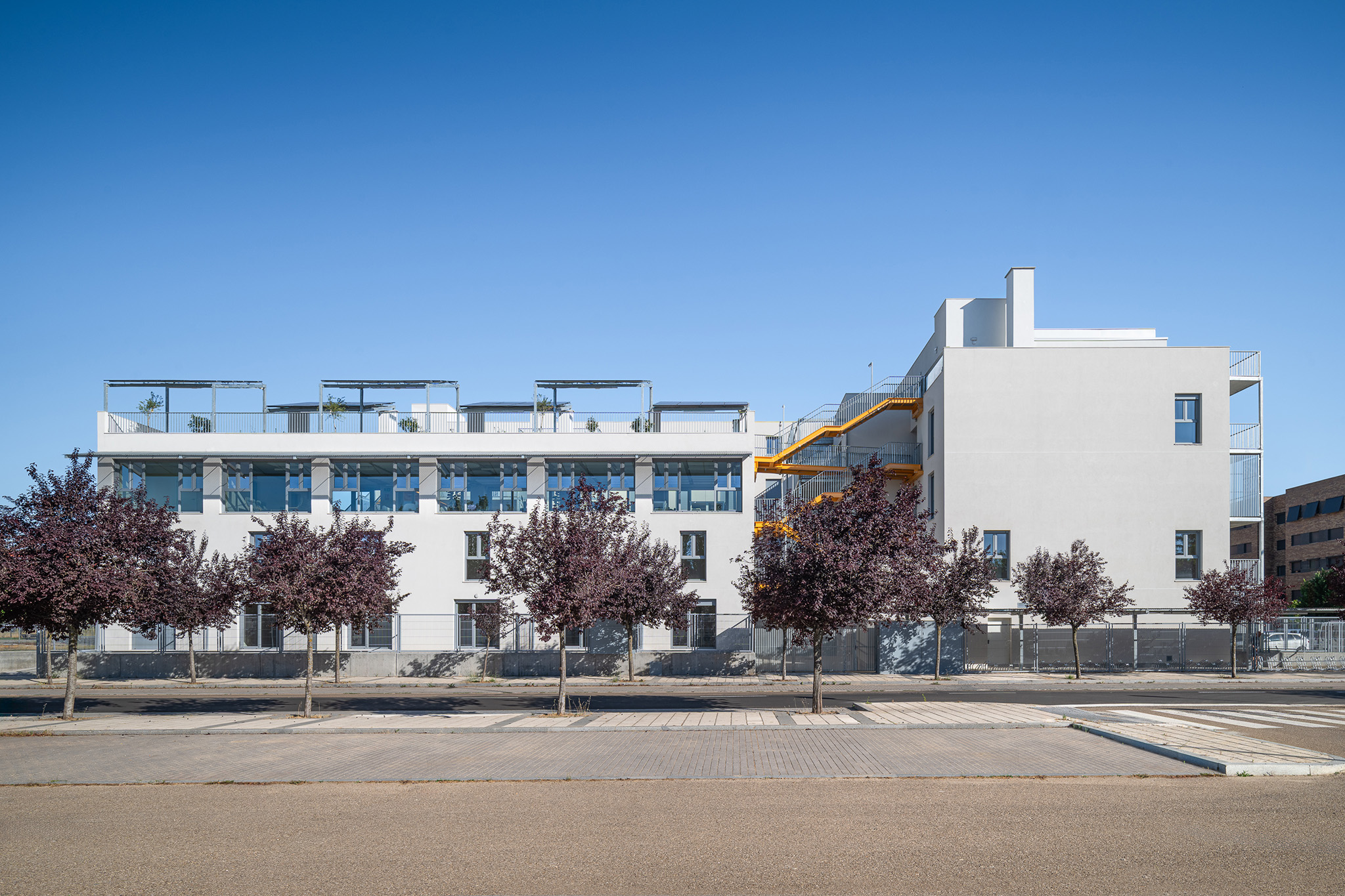 59 collaborative social rental homes by AYRe. Photograph by Gabriel Gallegos Alonso.