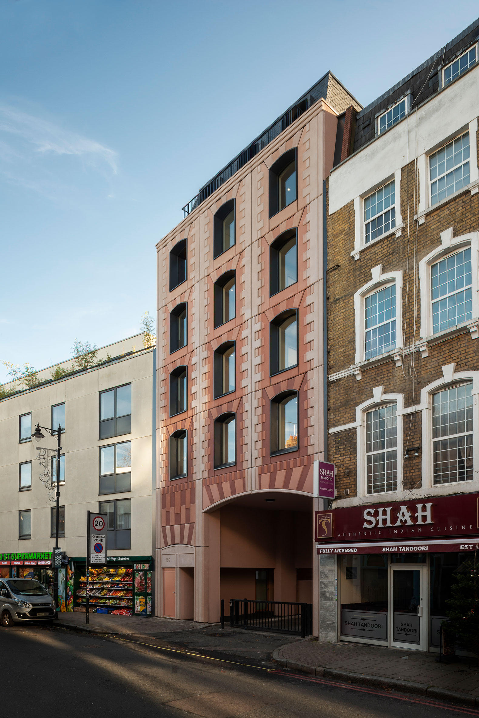 Trace por Bureau de Change. Fotografía por Gilbert McCarragher.