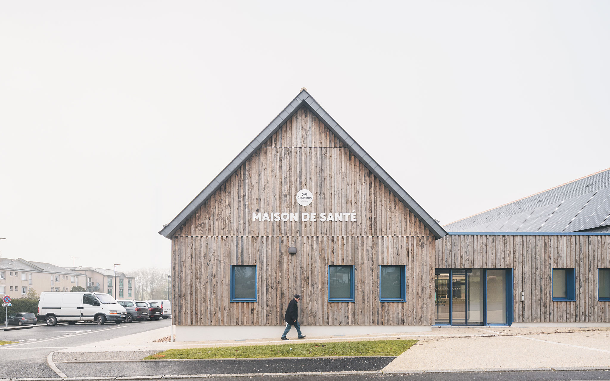 Centro de salud Tremblay Val-Couesnon por Celeste. Fotografía por Eric Sueur. 