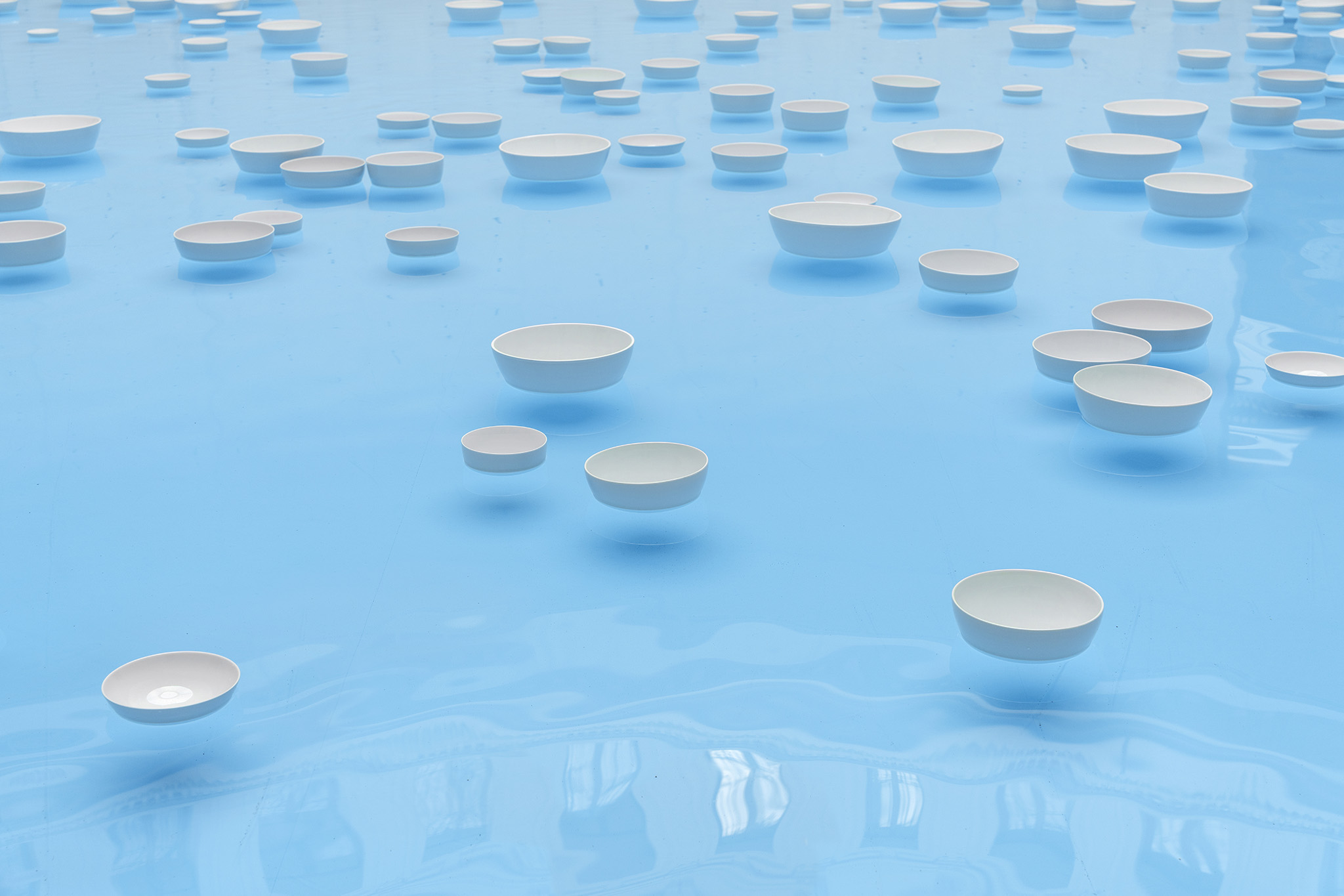 Clinamen por Céleste Boursier-Mougenot. Fotografía cortesía de Bolsa de Comercio—Colección Pinault.