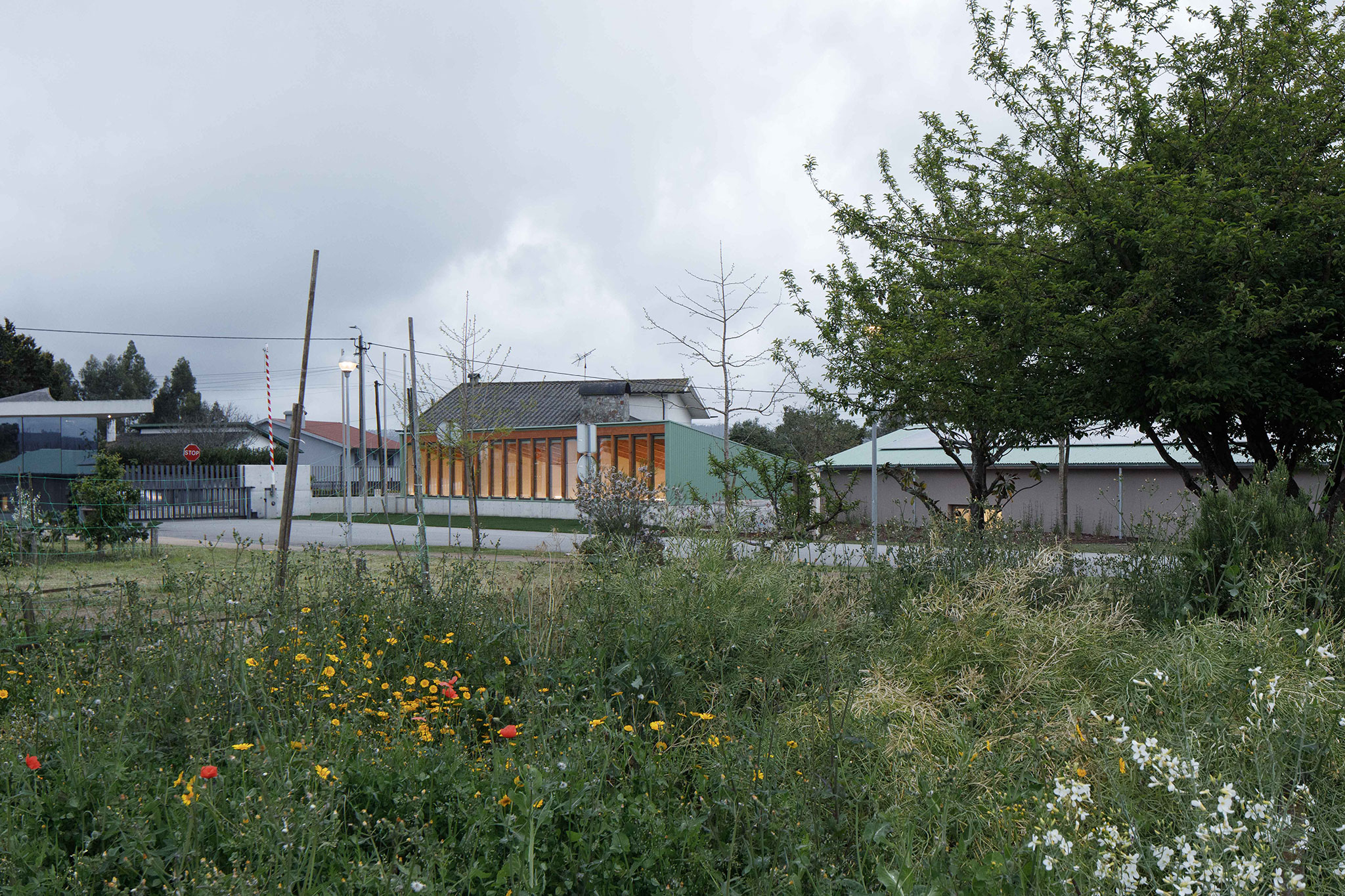 «Creche Modular em Madeira» por depA. Fotografía por José Campos.