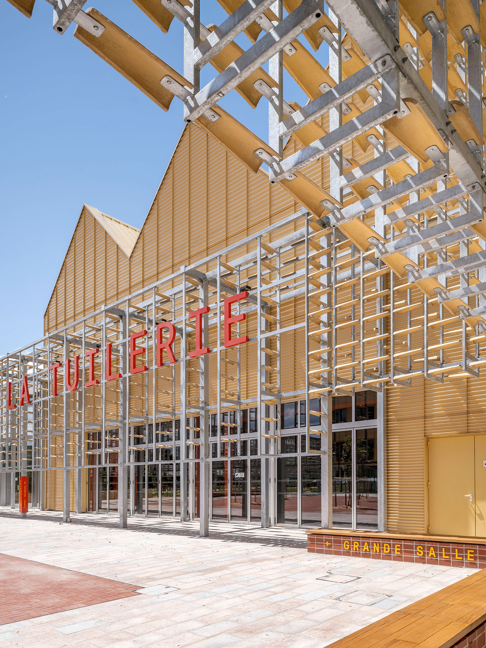 Centro Cultural «La Tuilerie» por Ferrier Marchetti Studio. Fotografía por Luc Boegly.