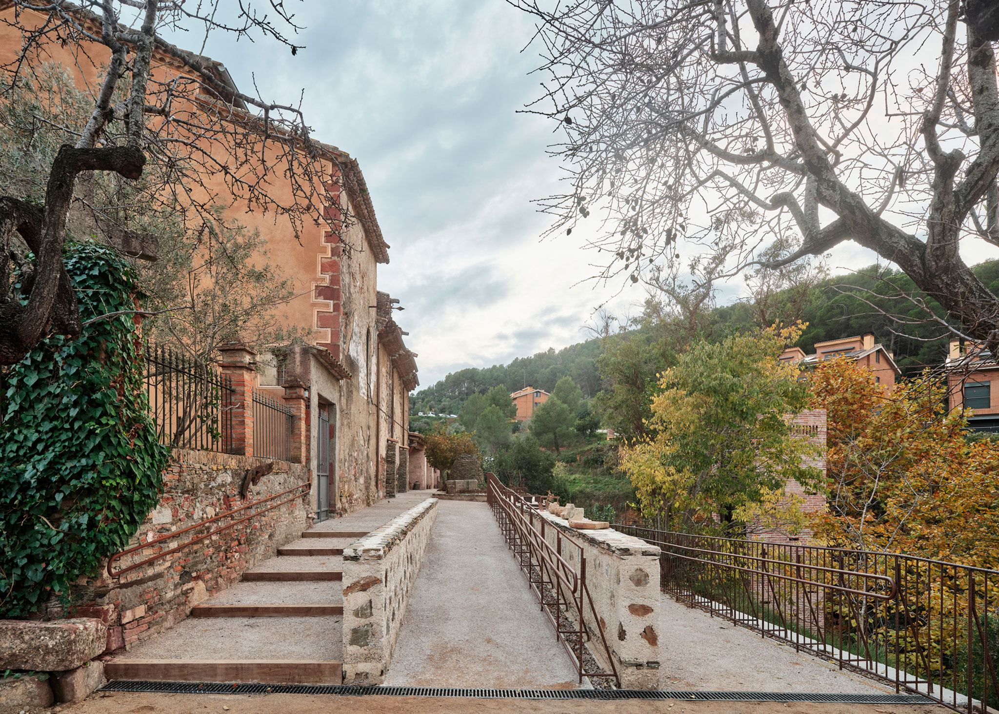 «Font del Rector» por Carles Enrich Studio. Fotografía por Adrià Goula.