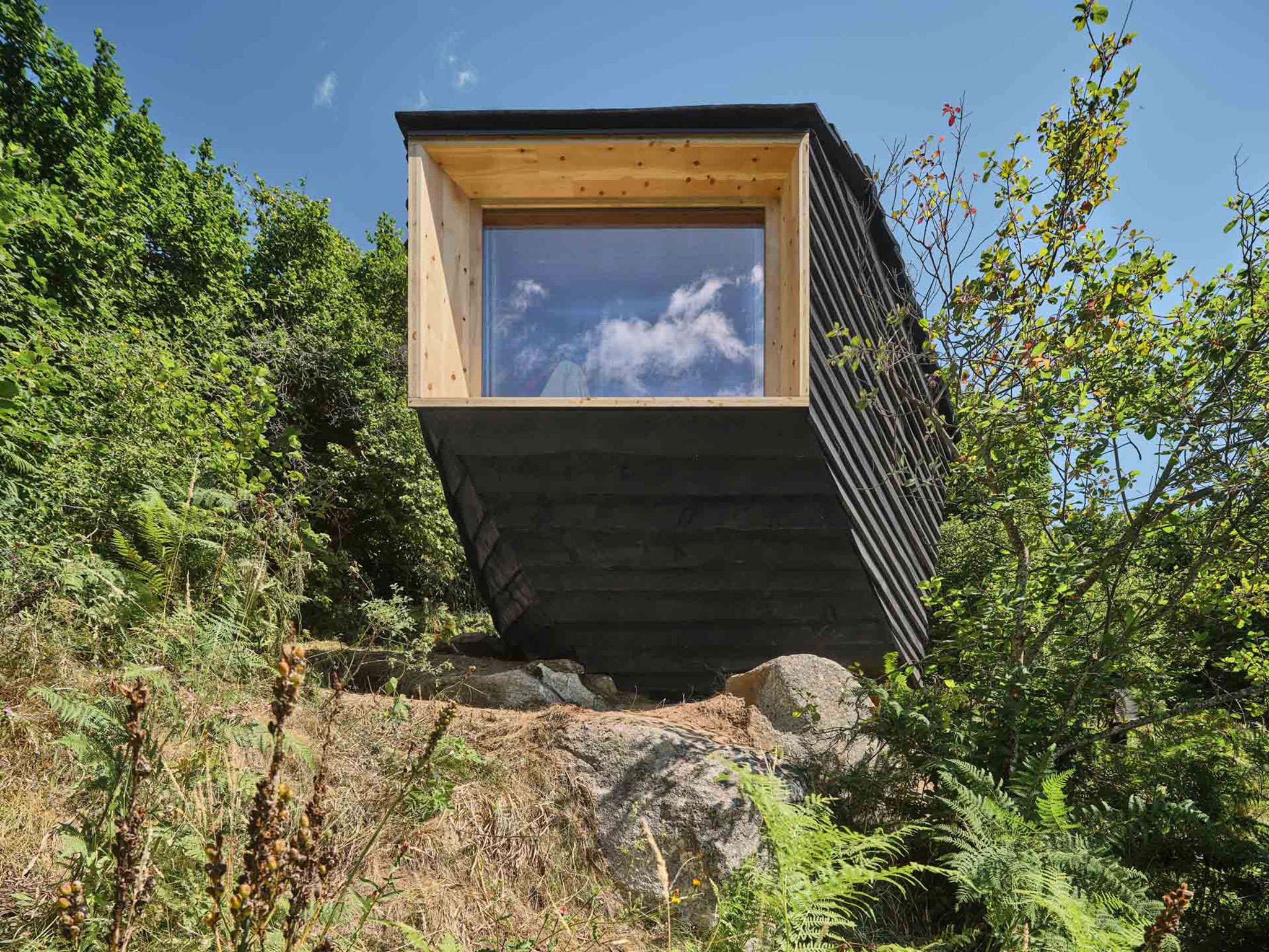 "Forestone" Cabin by IAAC. Photograph by Adrià Goula.