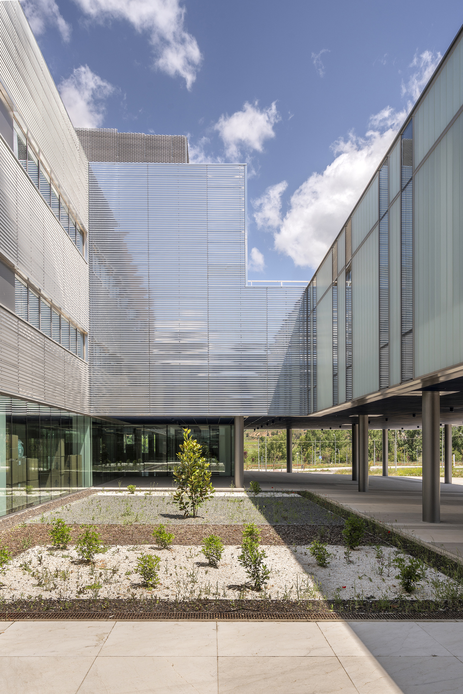 Nuevo Hospital Universitario de Cuenca por Gádor de Carvajal, Juan Casariego, Fernando Cruz. Fotografía por Luis Asín.