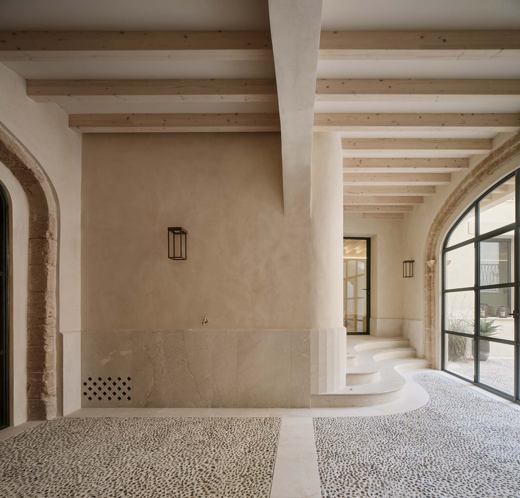 Pelleteria by GRAS Reynés Arquitectos. Photograph by José Hevia.