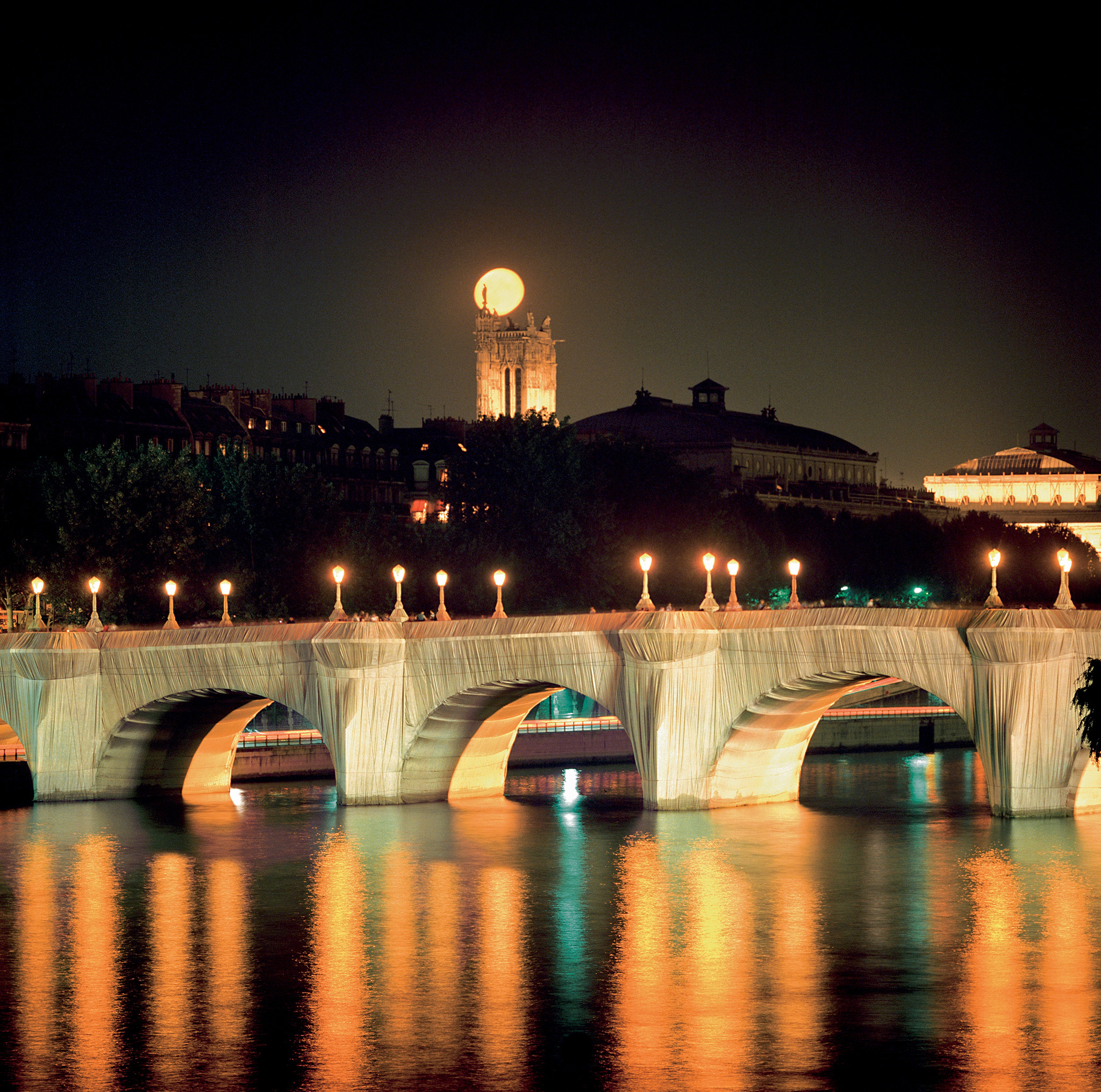 Christo and Jeanne-Claude. The Pont Neuf Wrapped, Paris, 1975-85. Paris, 1985. Photograph by Wolfgang Volz. © 1985 Christo and Jeanne-Claude Foundation.