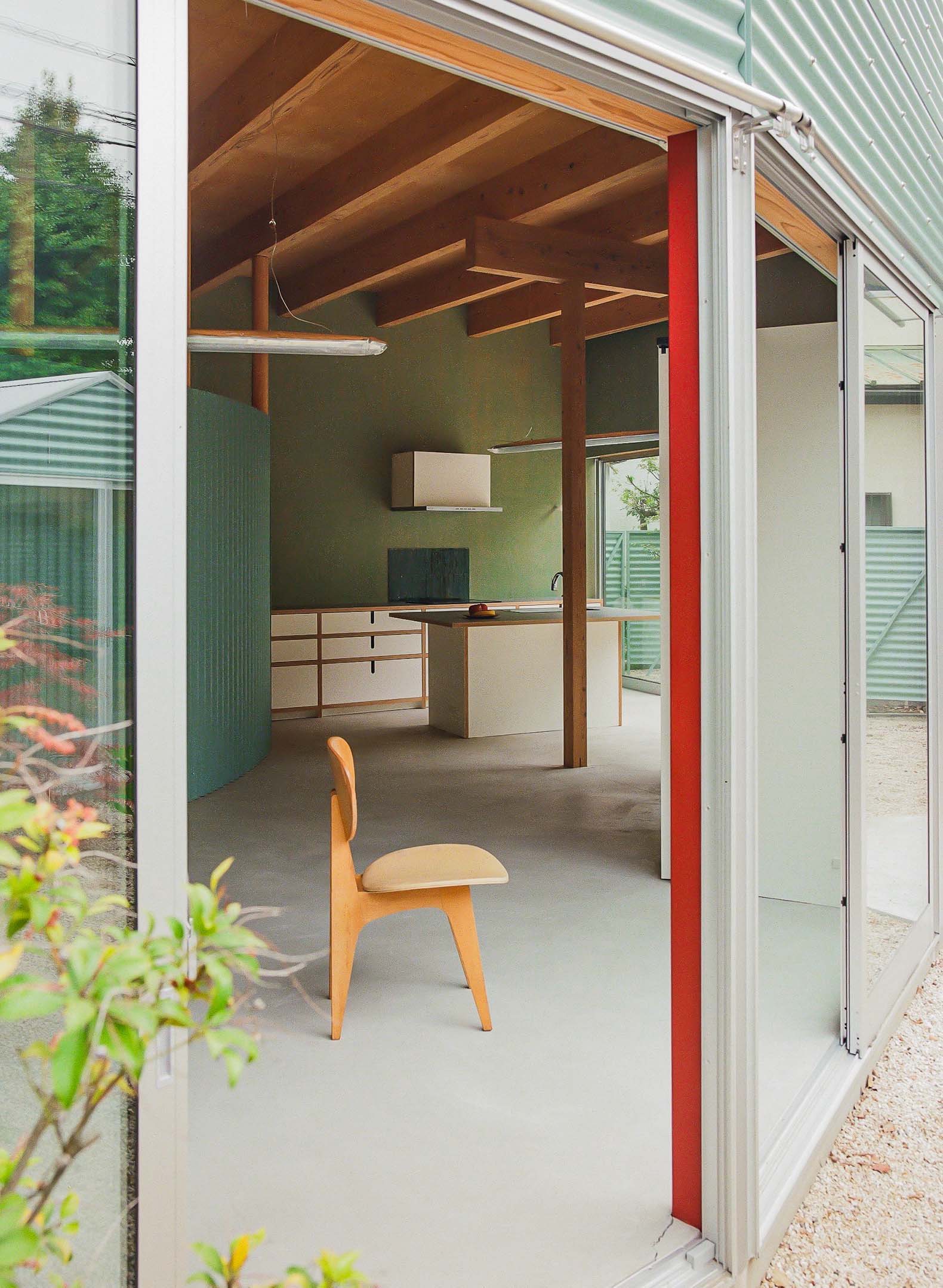 House by the temple by Kuma&Elsa. Photograph by Shohei Kuma.