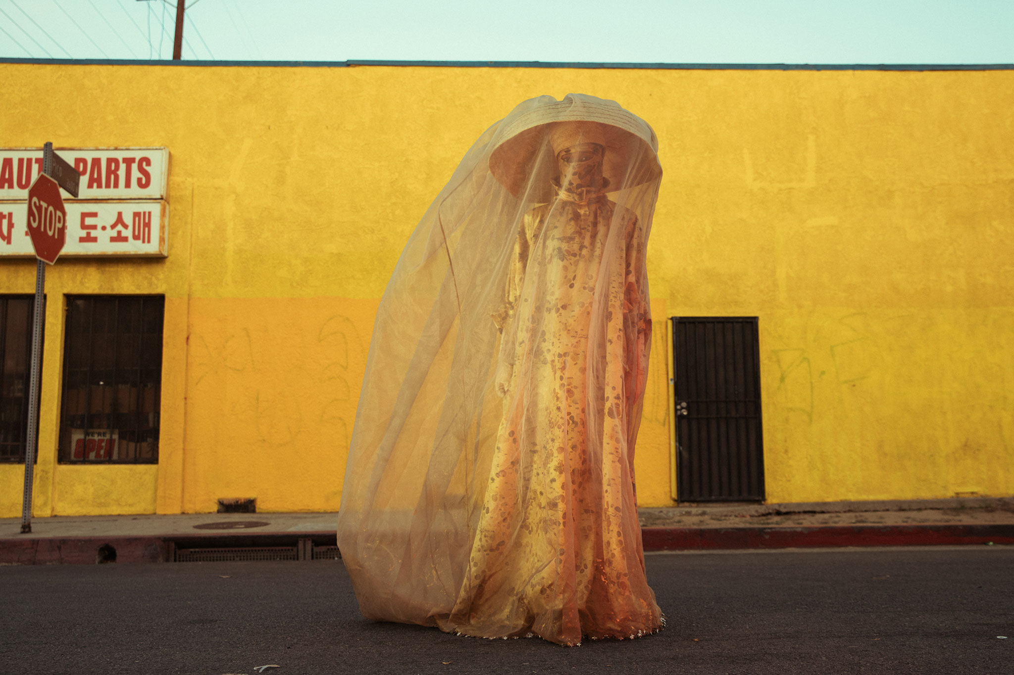 En otros mundos. Fotograma de la película Después del fin (2024) de Liam Young. Imagen cortesía del artista.