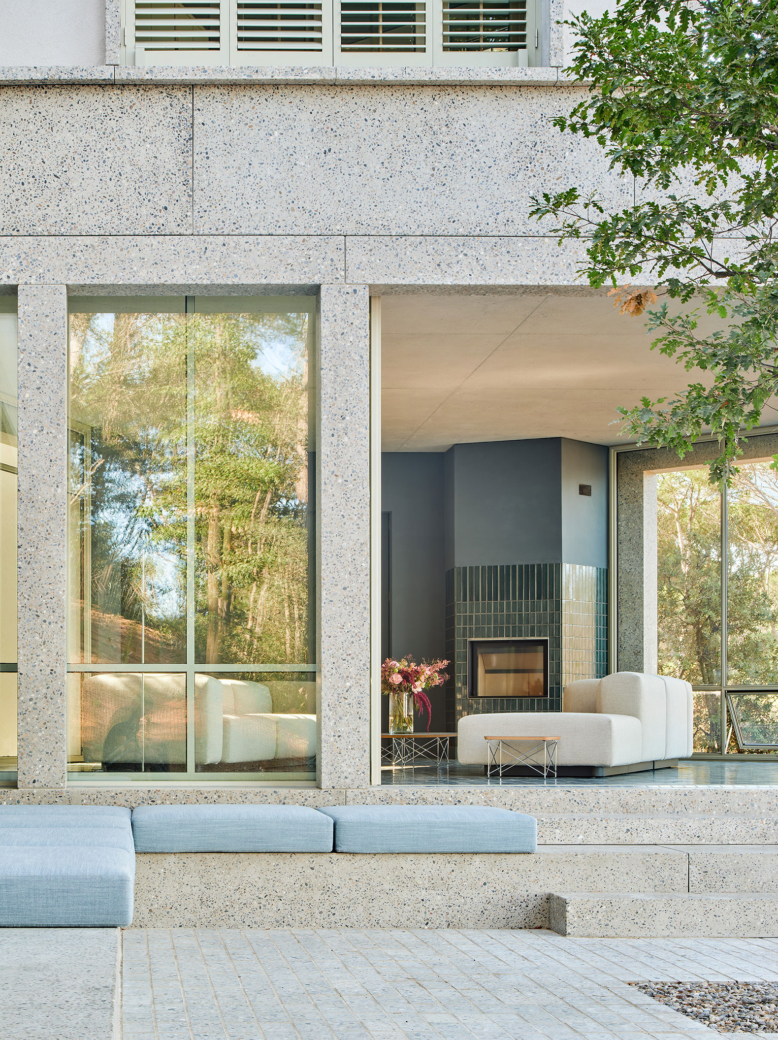 House in Aiguablava by López Rivera Arquitectos. Photograph by José Hevia.
