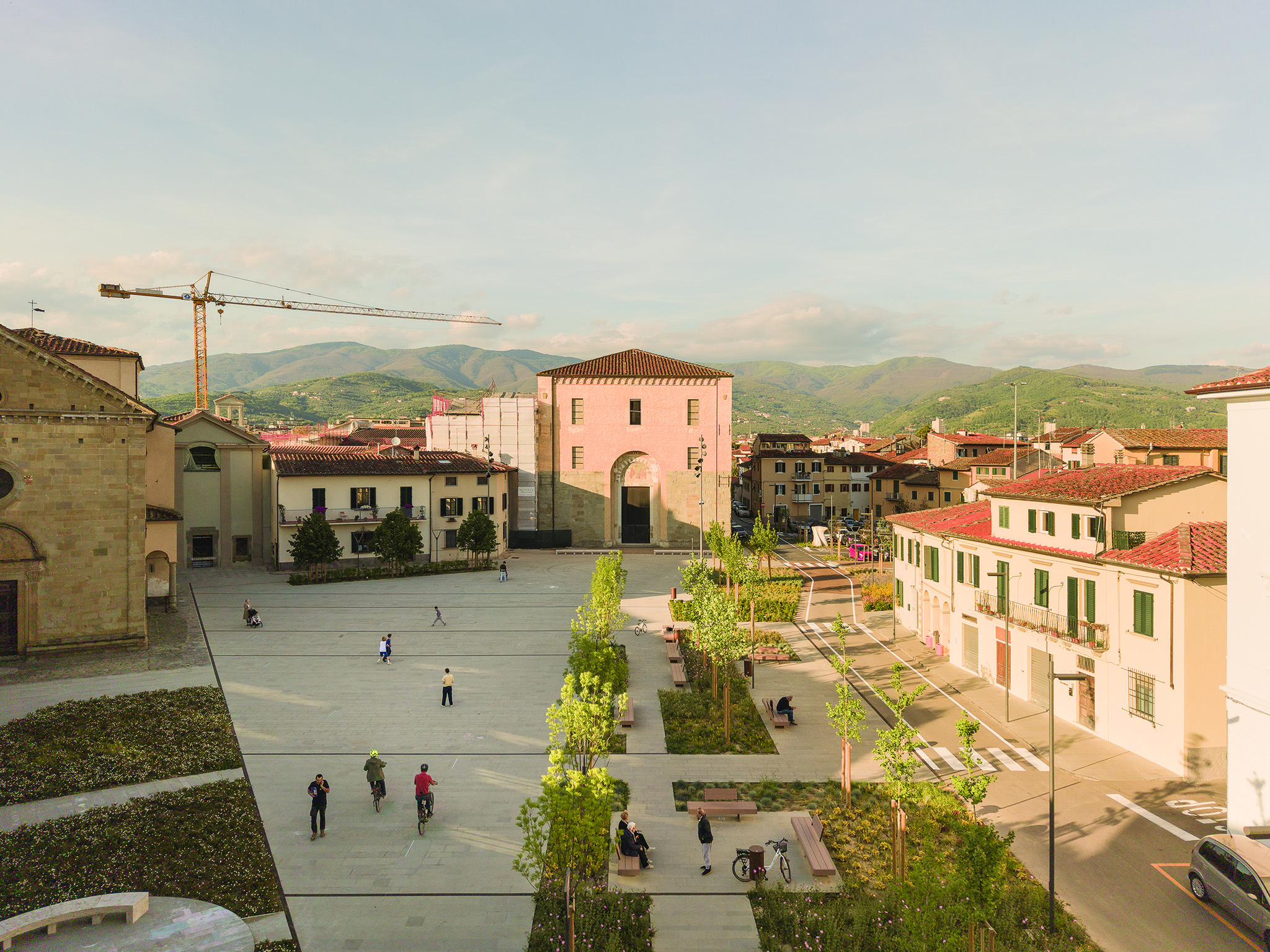 Piazza San Lorenzo in Pistoia by MICROSCAPE. Photograph by Filippo Poli.