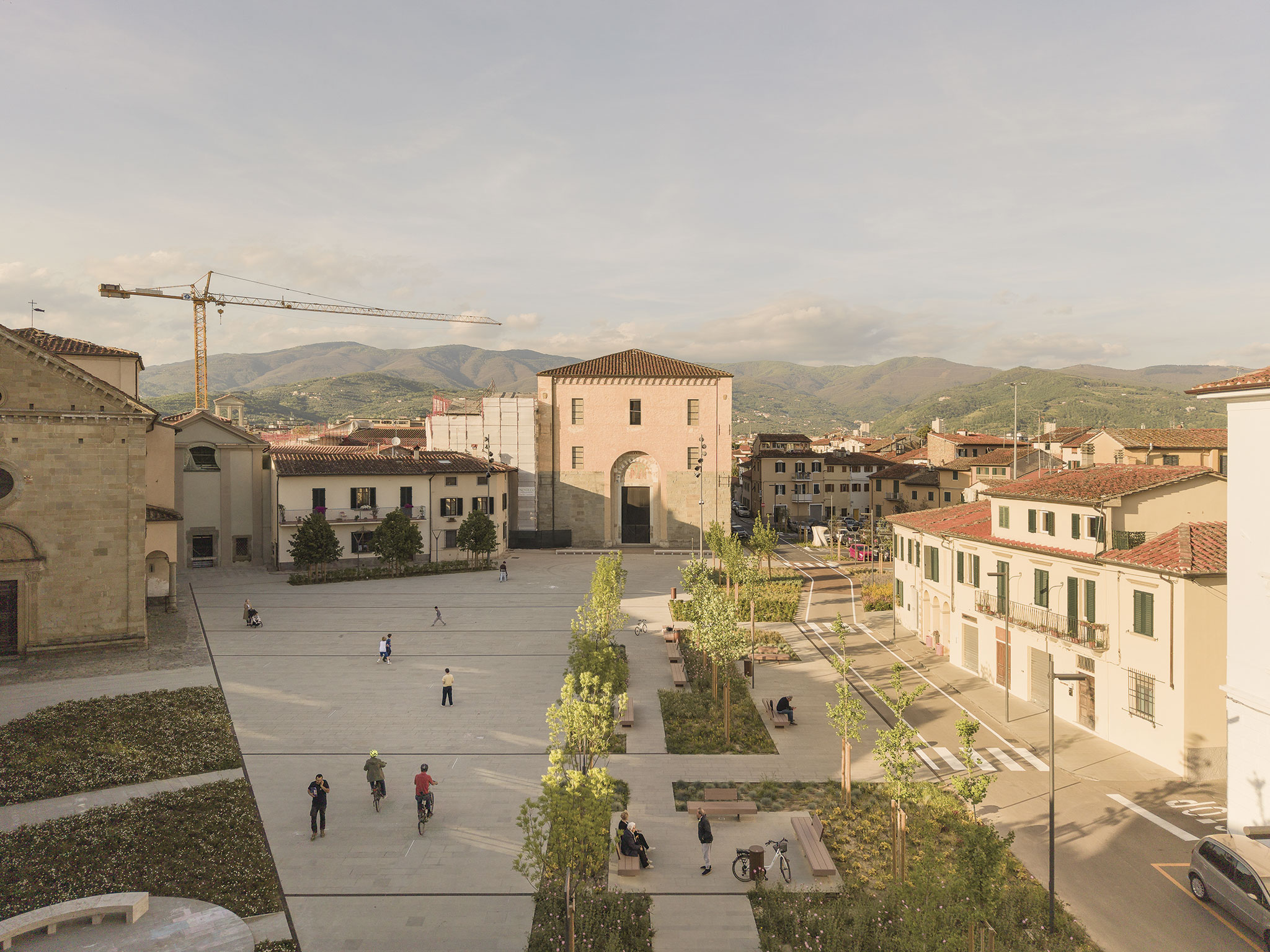 Piazza San Lorenzo in Pistoia by MICROSCAPE. Photograph by Filippo Poli.