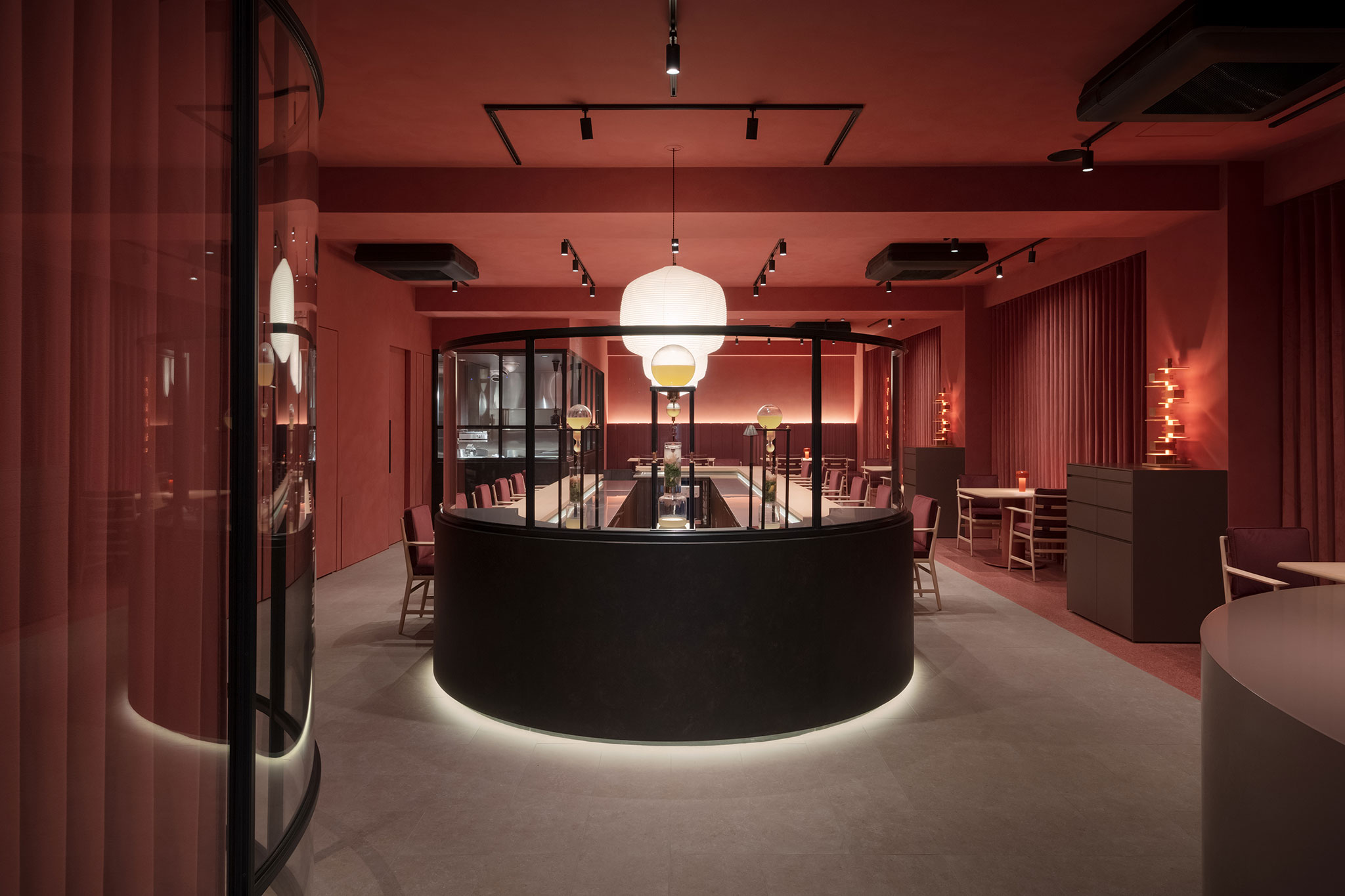 «HRMT Stage» por Nendo. Fotografía por Takumi Ota.   