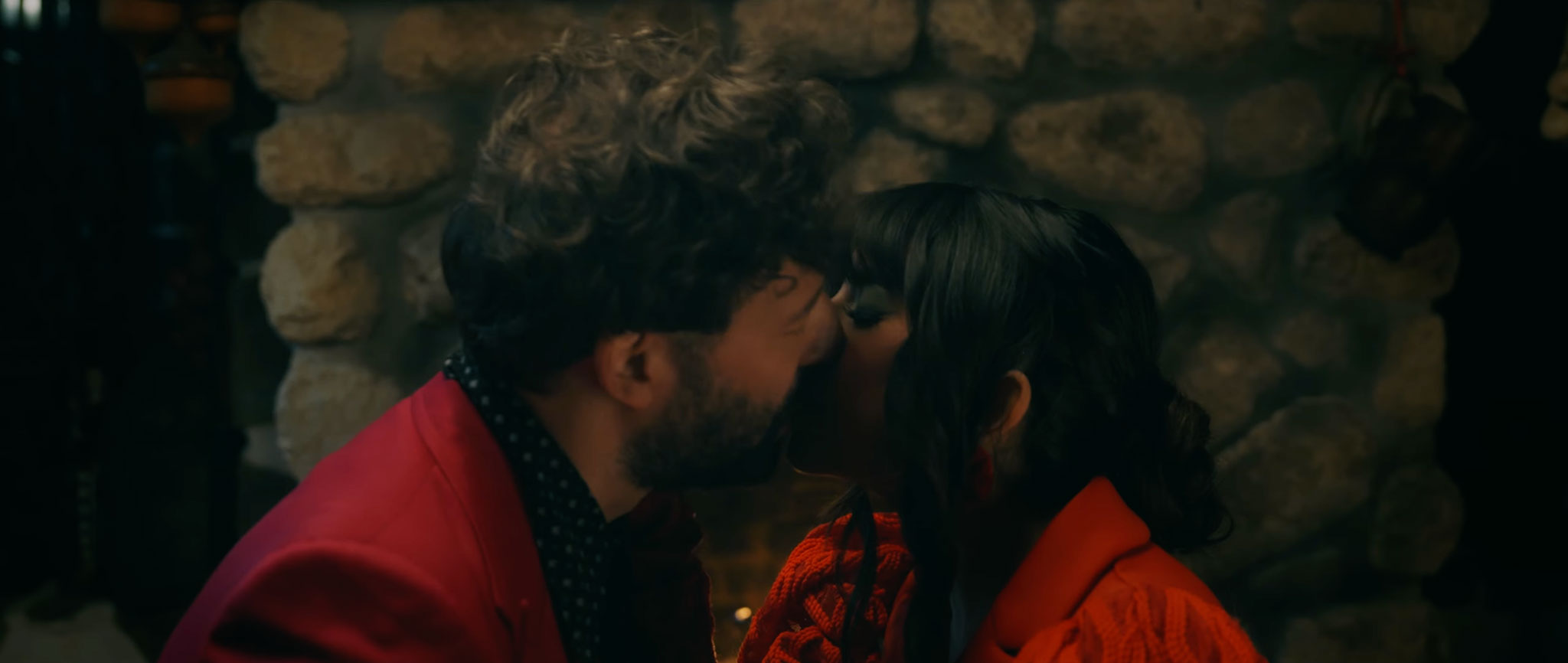 Un Beso by Nicoletta Spinelli, Adanowsky