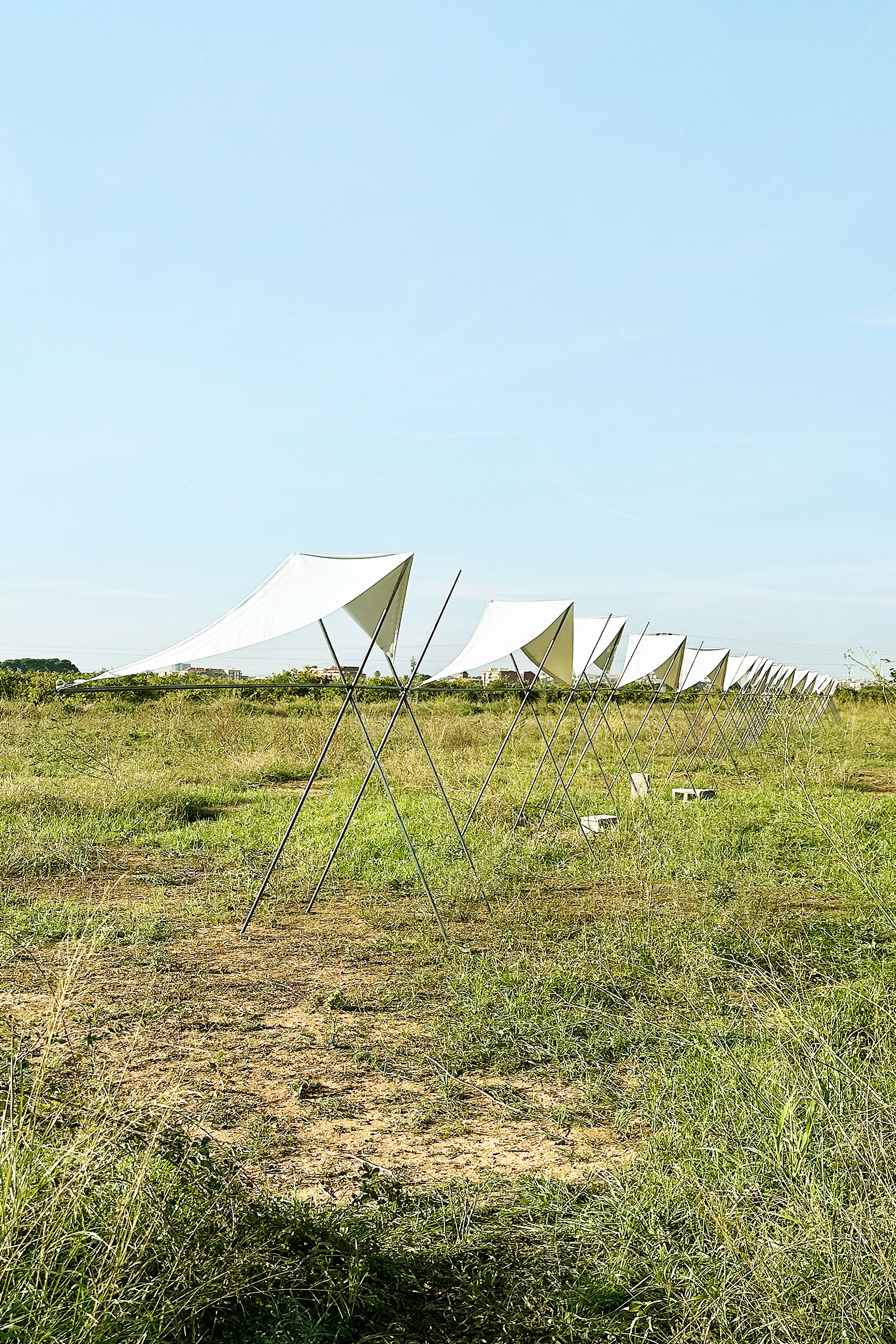 Pabellón 100 metros lineales por Pablo Paradinas Sastre y Eletres Studio. Fotografía por Gian franco Pili.