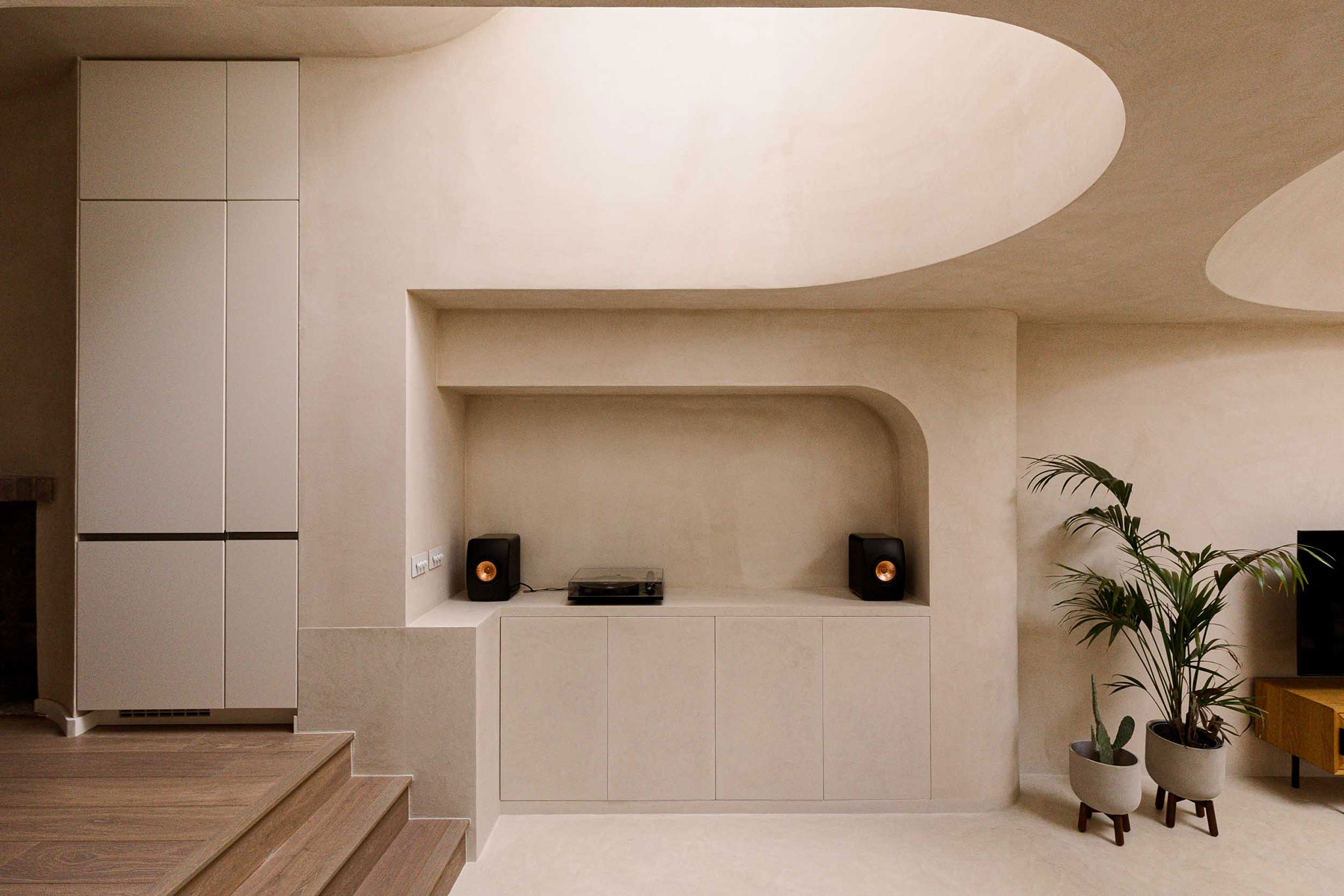 Dome House by Roberto Di Donato Architecture. Photography by Nacho Rivera.