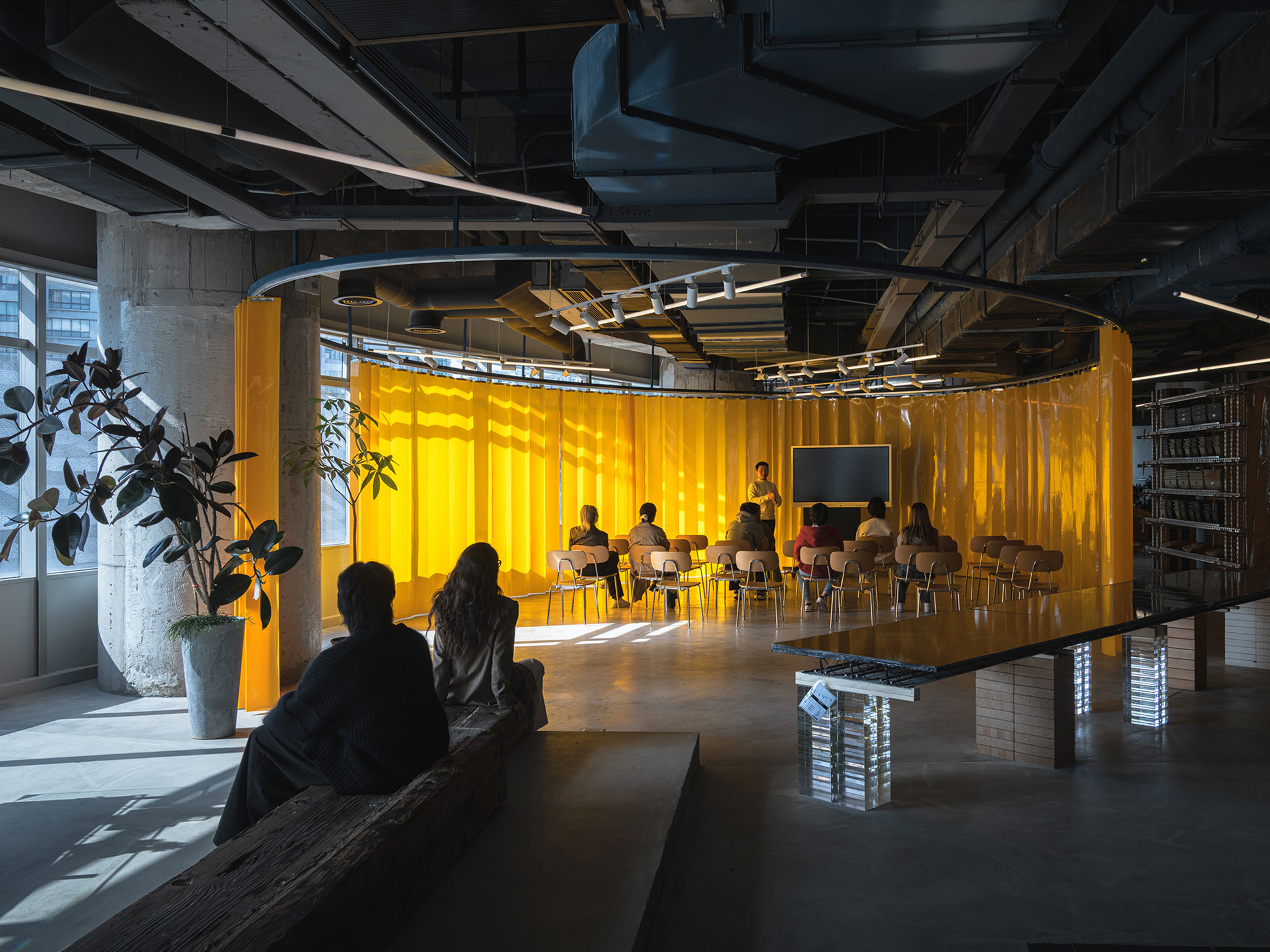 889GLO Art Space by SpActrum. Photography by SFAP