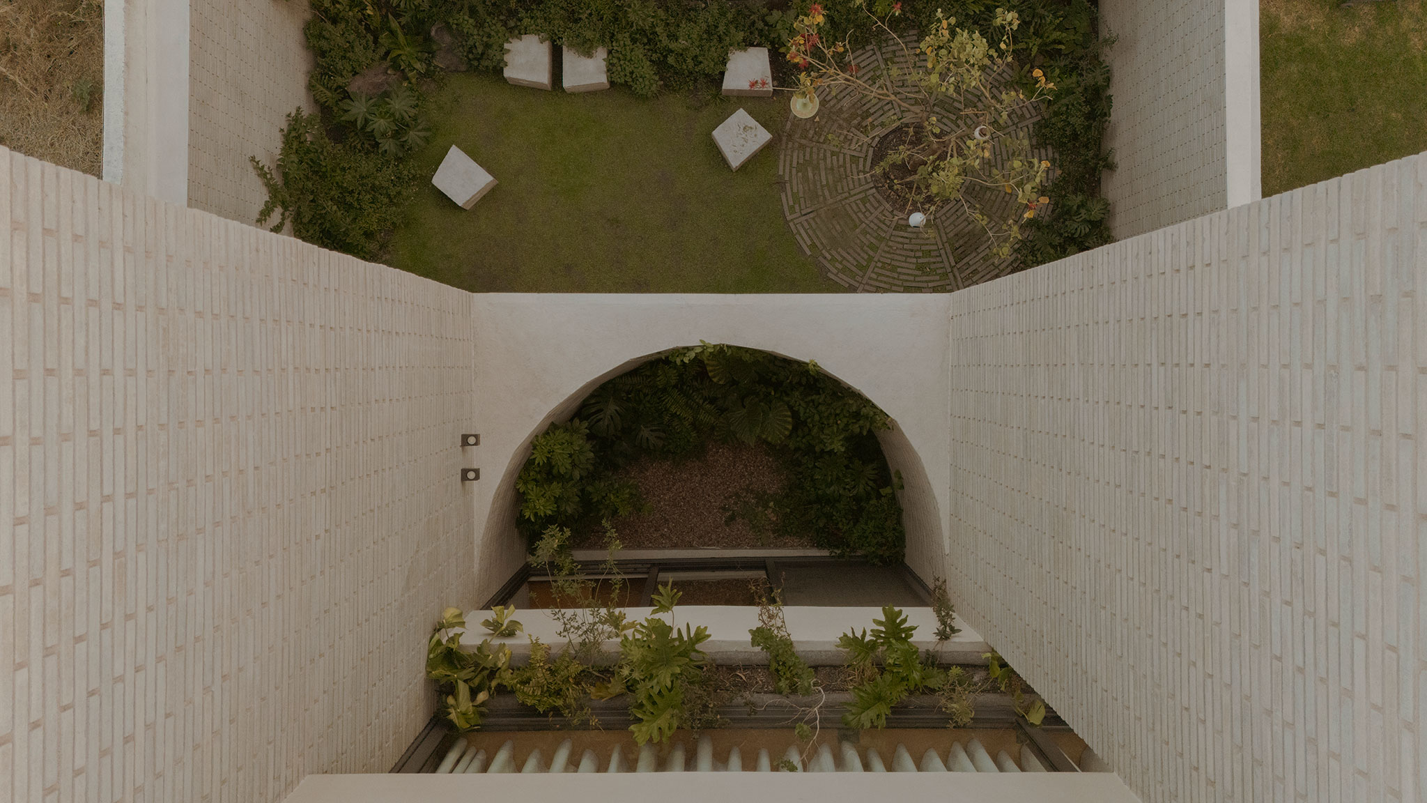 "Casa Refugio" by Taller Segovia Molina. Photograph by Zaickz.