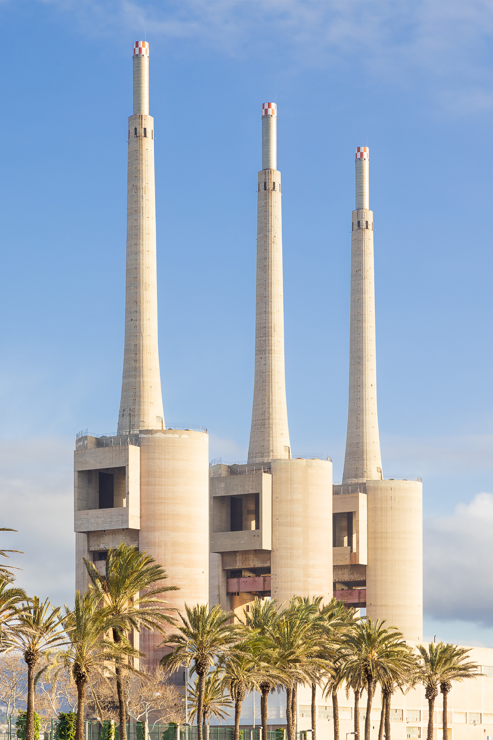 Tres Chimeneas. «Devenir. Arquitecturas para un planeta en transición». Congreso Mundial de Arquitectos UIA 2026 Barcelona. Fotografía de Arnau Rovira.