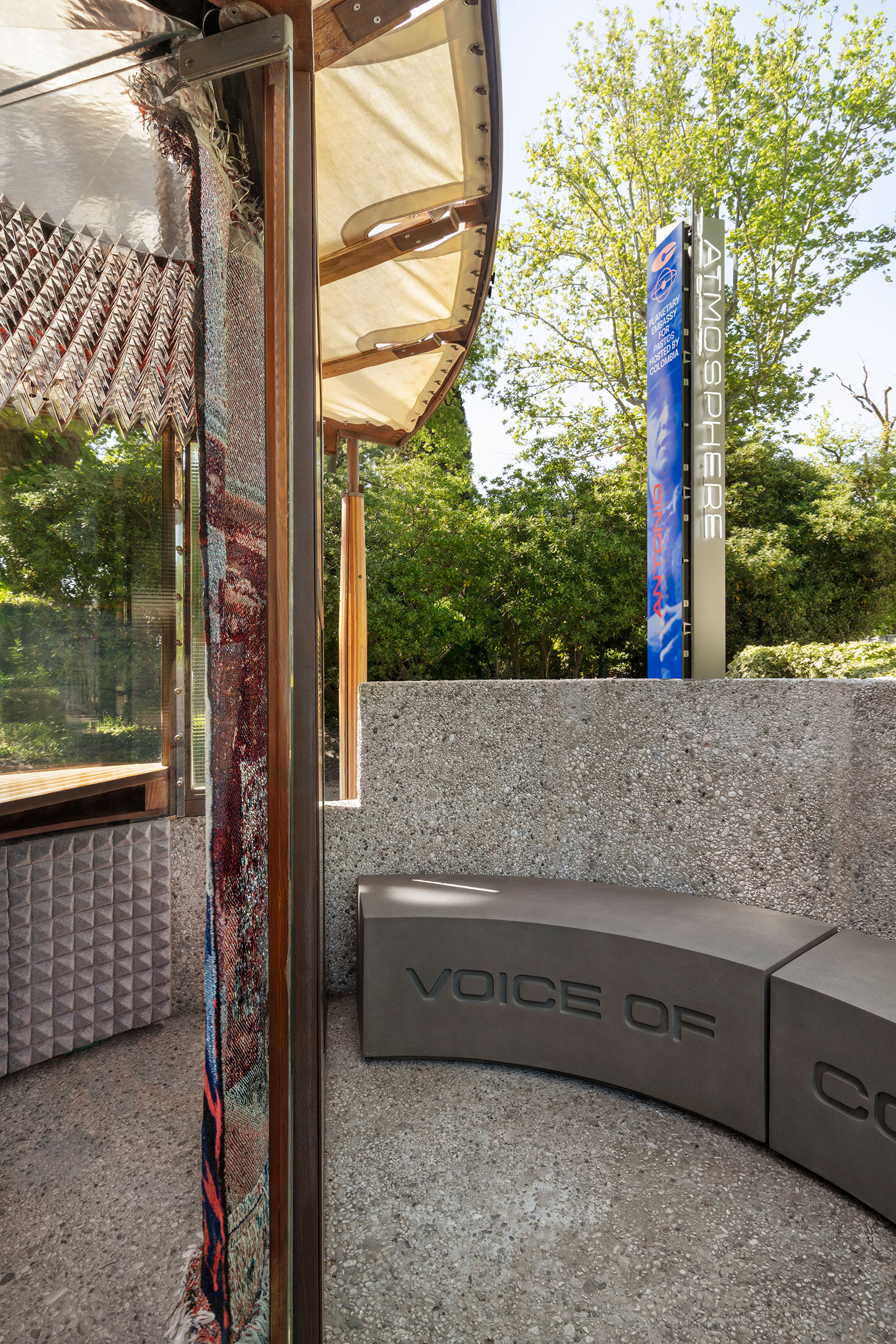 Biglietteria Scarpa ticket office by UNA-UNLESS. Photograph by Melania Dalle Grave, DSL Studio