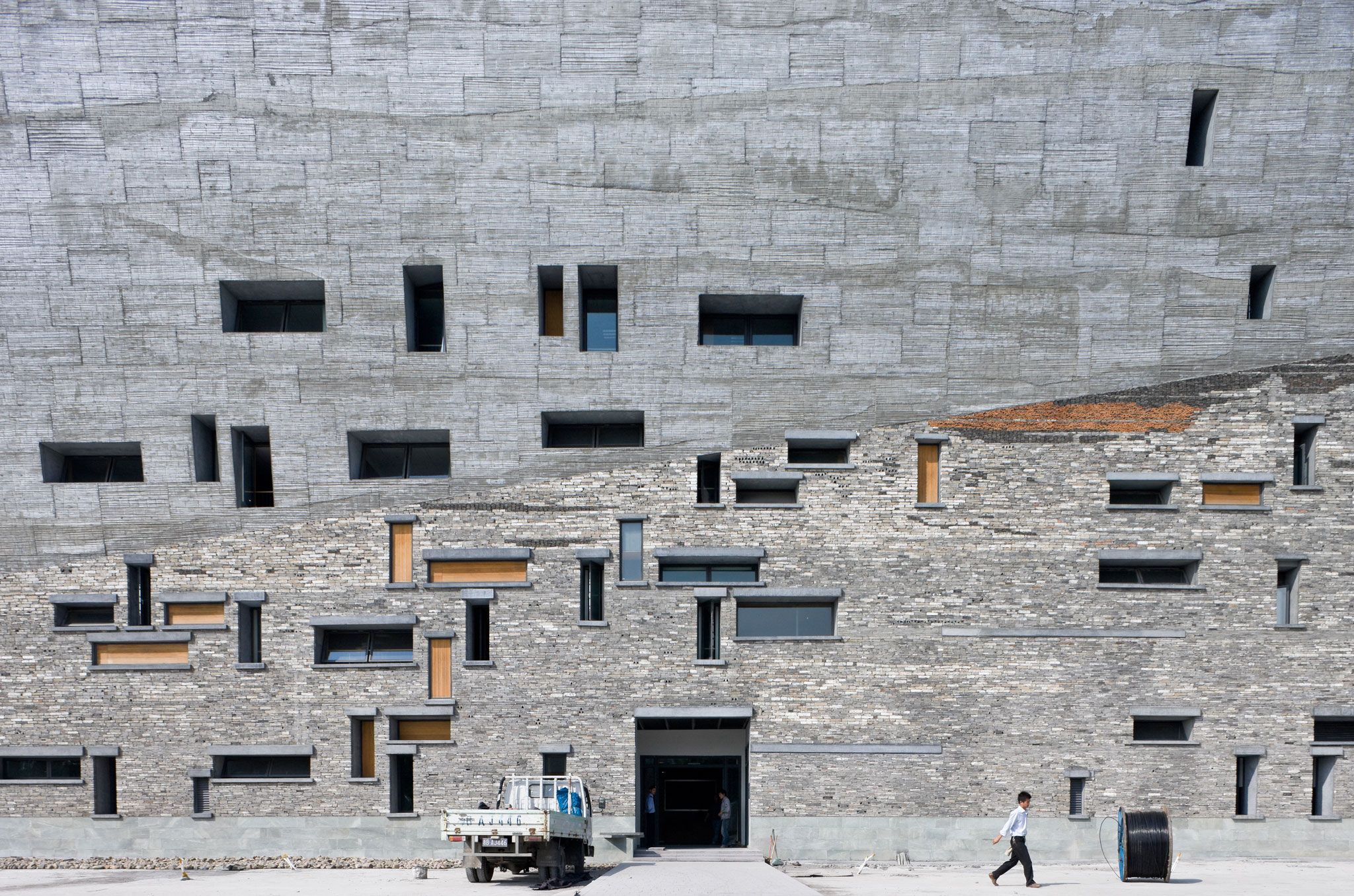 Amatuer Architecture Studio, Detail, Ningbo History Museum, 2008. Photograph © Iwan Baan. Image courtesy of Louisiana Museum of Modern Art
