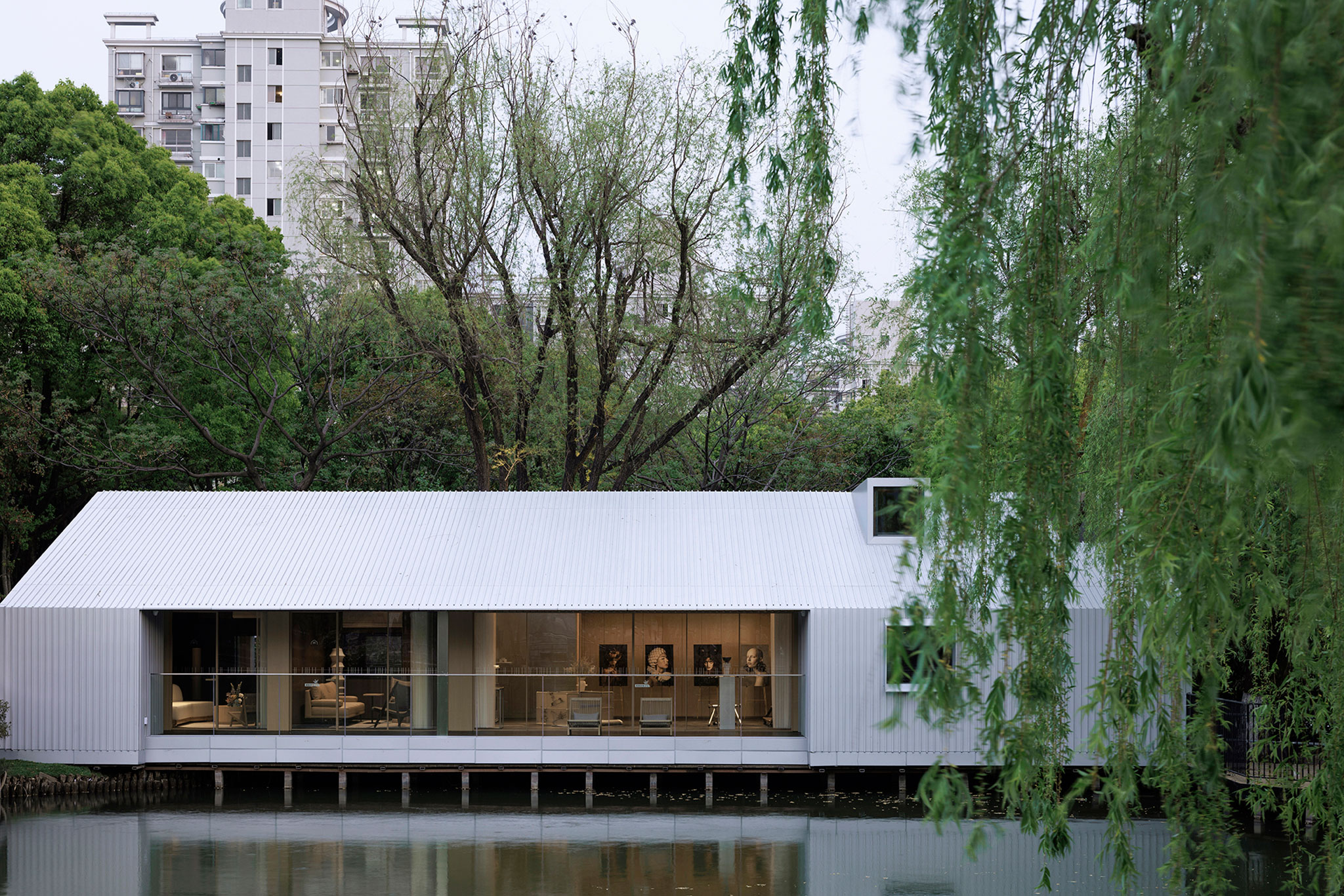 The Lake House by Wutopia Lab. Photography by Guowei Liu.
