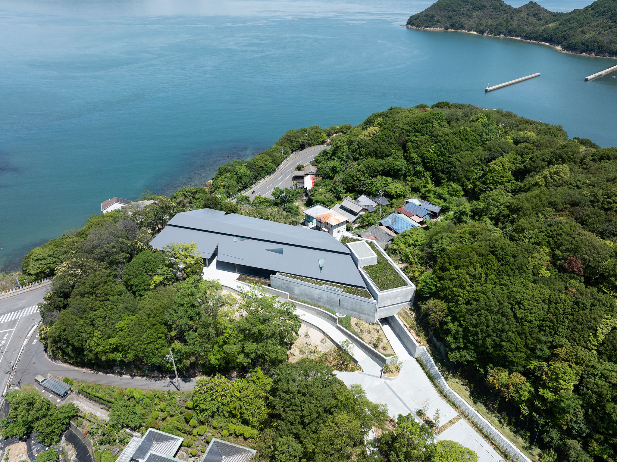 Naoshima New Museum of Art by Tadao Ando. Photograph by GION.