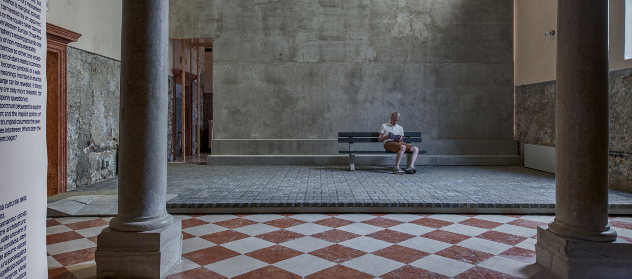 Entrada. Weak Monument. Pabellón de Estonia para la XVI Bienal de Arquitectura de Venecia 2018. Fotografía por Tõnu Tunnel Entrada. Weak Monument. Pabellón de Estonia para la XVI Bienal de Arquitectura de Venecia 2018. Fotografía por Tõnu Tunnel