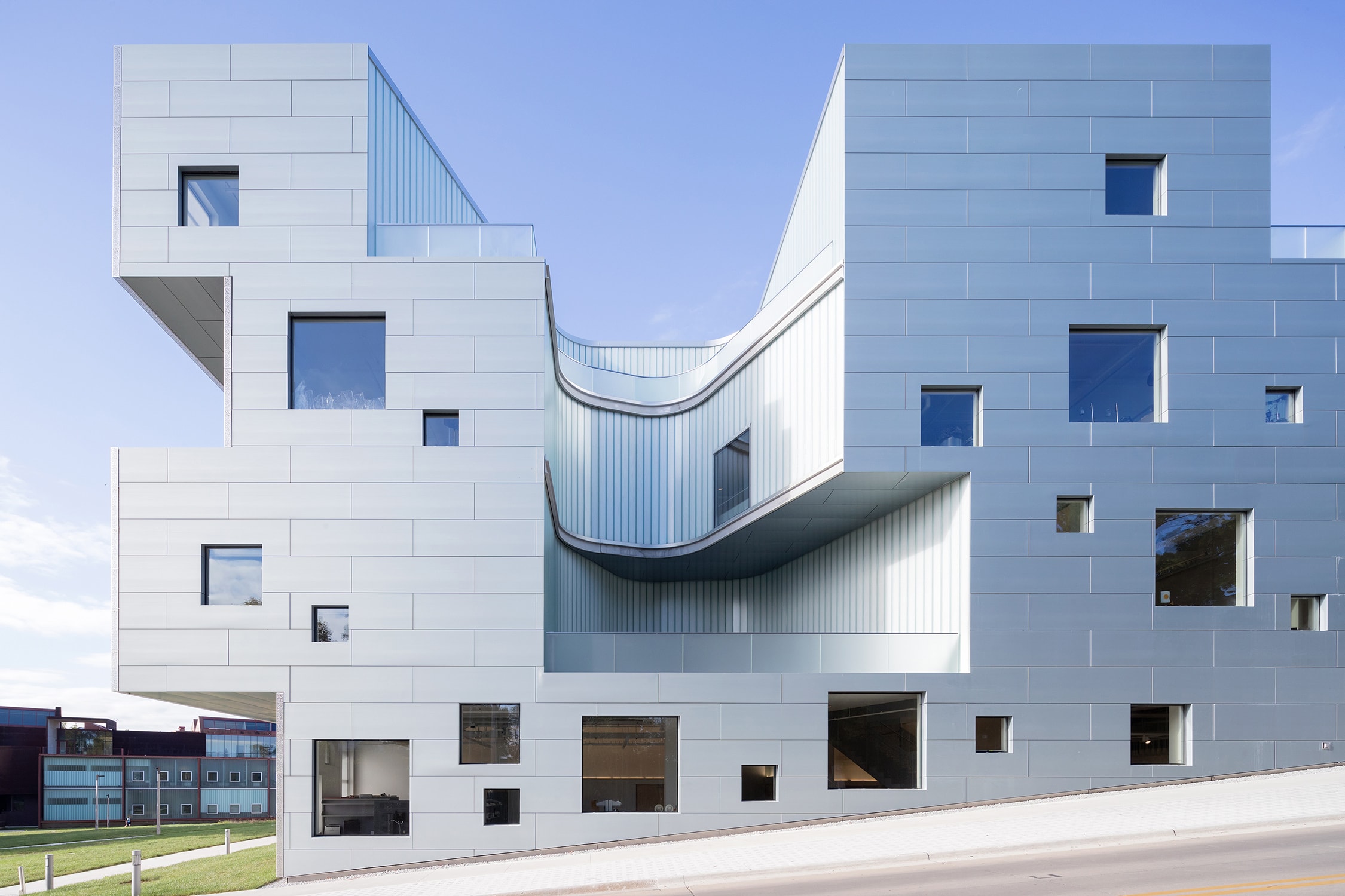Visual Arts Building by Steven Holl | METALOCUS