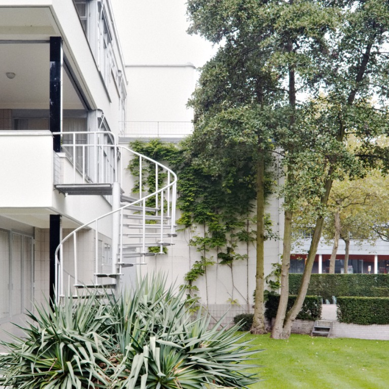 A built Manifesto of European Modernity. Sonneveld House by