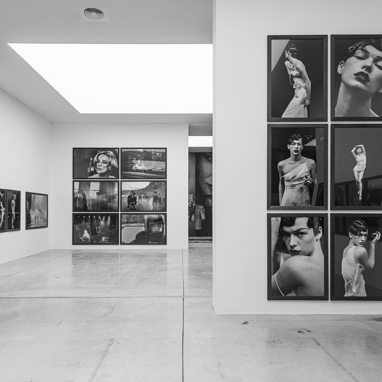 Peter Lindbergh: Untold Stories» extends in A Coruña | METALOCUS