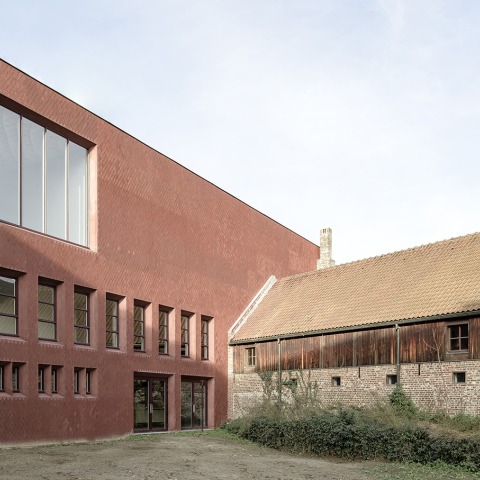 Understanding, believing and dialogue. Z33 House for Contemporary