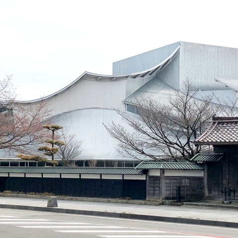 Traditional shapes and contemporary technique in the new Tsuruoka