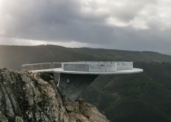Renovation of the Zebro Viewpoint by Álvaro Siza Vieira. Photograph by Daniel Sousa