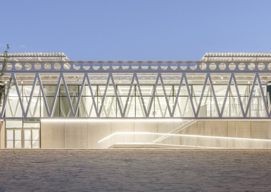 Olgiate Olona Sport Hall by Giulia de Appolonia. Photograph by Filippo Poli