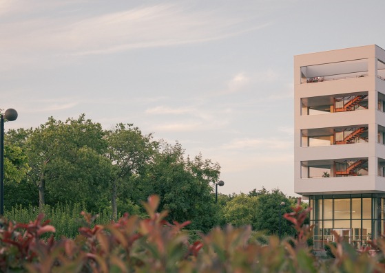Astrolabe por ALTA Architectes - Urbanistes. Fotografía por Charly Broyez