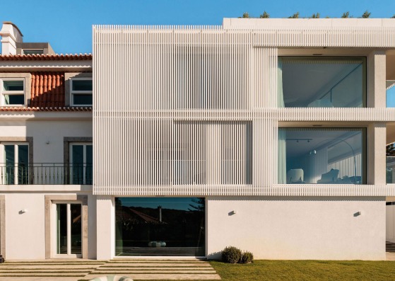Casa Restelo MGR por João Tiago Aguiar, arquitectos. Fotografía por Francisco Nogueira
