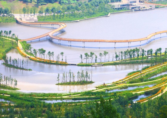 Liupanshui Minghu Wetland Park by Turenscape