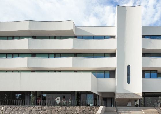 Aurora 10 por Atelier Tiago do Vale. Fotografía por João Morgado