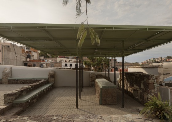 Falguera Padel Club by 3ME Arquitectura. Photograph by César Belio