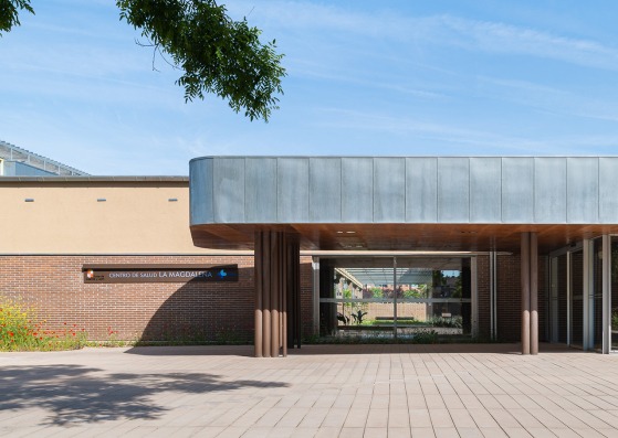 Health center "La Magdalena" by Gabriel Gallegos Borges. Photograph by Gabriel Gallegos Alonso