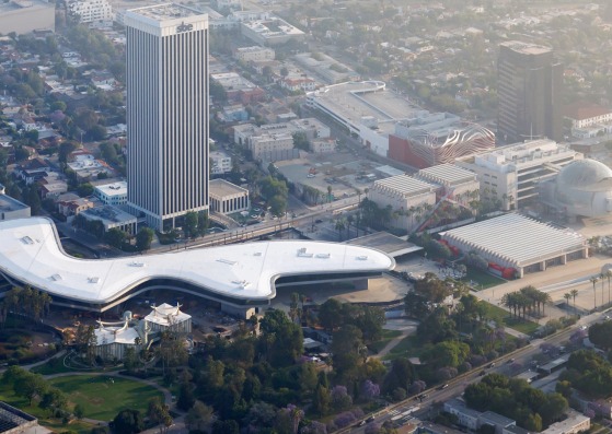 Aerial view of LACMA buildings, including David Geffen Galleries in context of Miracle Mile. Photograph by Iwan Baan, courtesy of LACMA