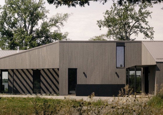South Bay House by StudioAC. Photography by Félix Michaud