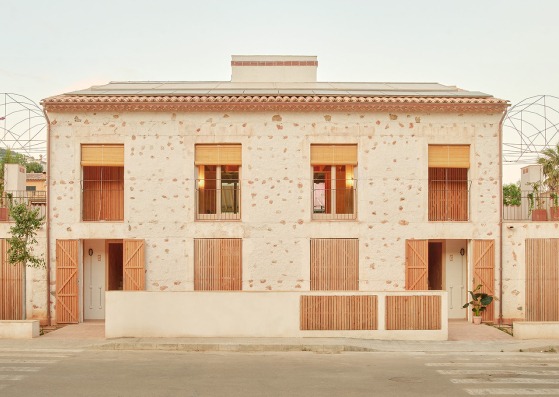 «Ses Veles Puigpunyent» por Alventosa Morell Arquitectes y Joan Josep Fortuny Giró. Fotografía por José Hevia 